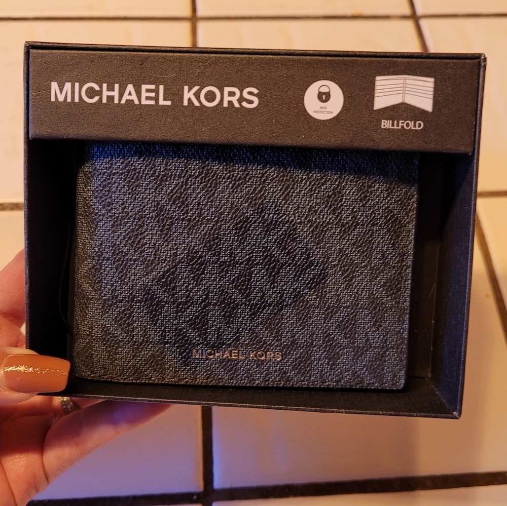 Michael Kors billfold wallet
